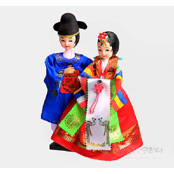 한복인형 中 - 신랑신부 - 한국의 전통의복을 재현한 한복인형