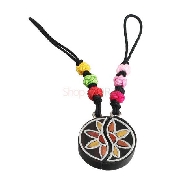 흑단 작은열쇠고리-연꽃쌍 - 전통의 연꽃 무늬를 표현한 제품
